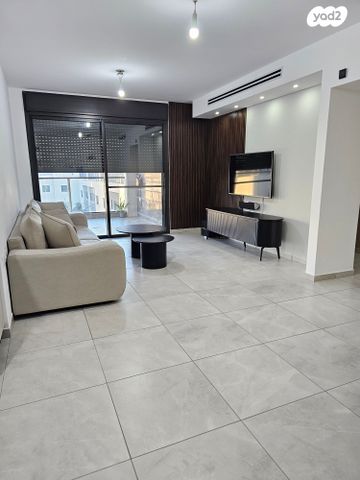 שושנת העמקים 3