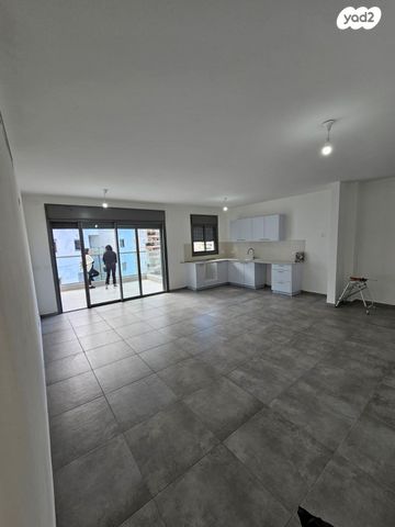 דירה, הרב נריה 3, קרית השרון, נתניה