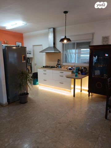 בית פרטי/ קוטג', מצדה 12, נאות המכבים, גן יבנה