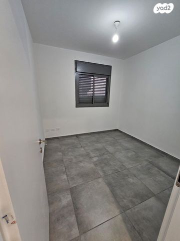 דירה, הרב נריה 3, קרית השרון, נתניה