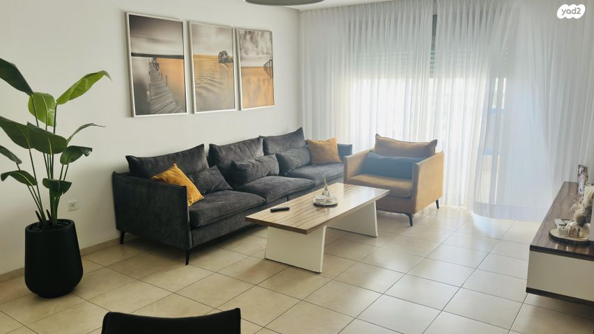 דירה, עוזי חיטמן 7, הכרם ב, עכו