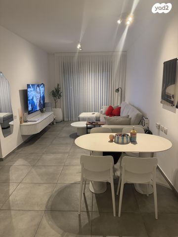 ברתיני גארי 9