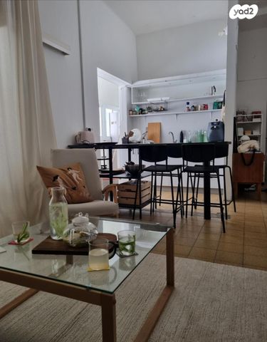 ג'ורג' אליוט 14