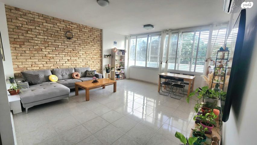 דרך בן גוריון 152