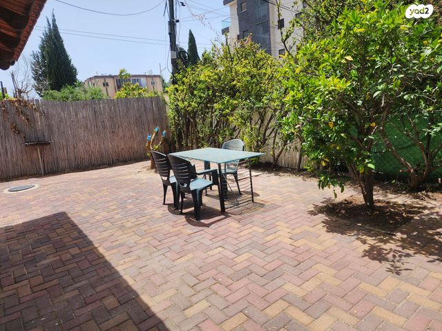 ארלוזורוב 25