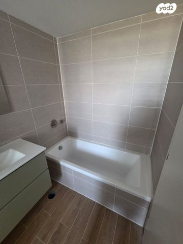 דירה, יצחק שמיר 17, רמת הדר, גבעת שמואל