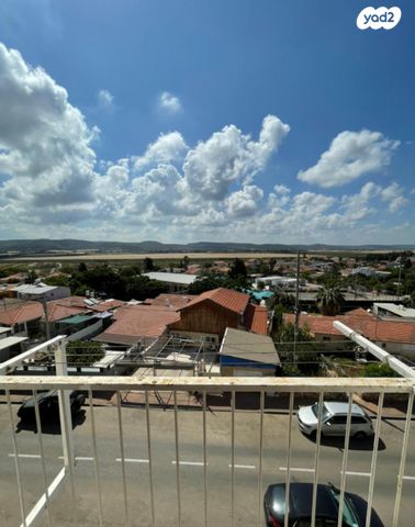 דירה, הזית 210, קנדי, עתלית