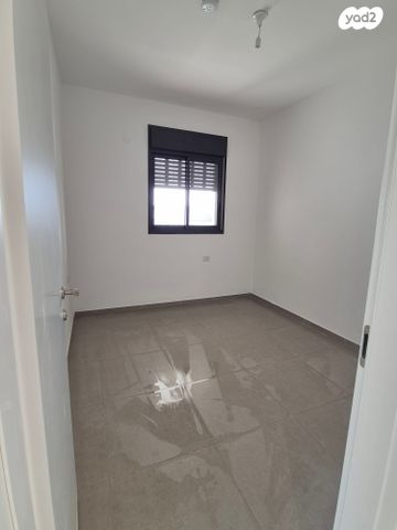 דירה, אורן 11, בת חפר, בת חפר