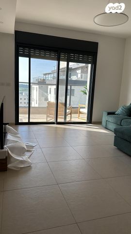 דירה, לוטם 19, הפרחים, חריש