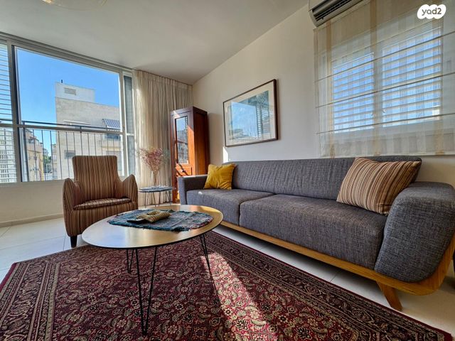 דירה, הרב יצחק הלוי 20, גרין ועם, חולון