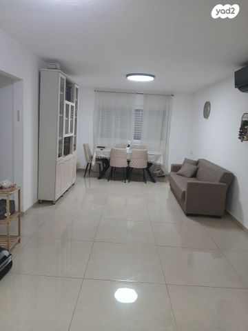 שדרות ירושלים 179