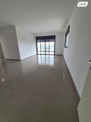 דירה, אורן 11, בת חפר, בת חפר