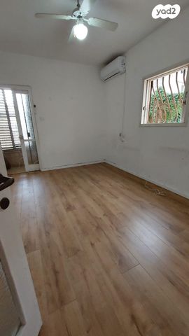 דירה, פרלשטיין 9, לב העיר, בת ים