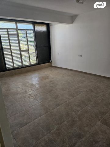 דירה, שדרות ירושלים 28, רסקו א', חולון