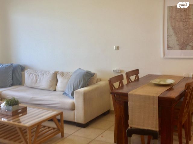 דירה, הפרחים 13, קרית הפרחים - 2005, רעננה