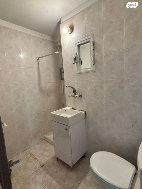 דירה, יצחק שדה 16, קטמונים, ירושלים