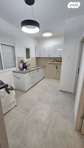 דירה, ניצנה 17, ניצנה, בת ים