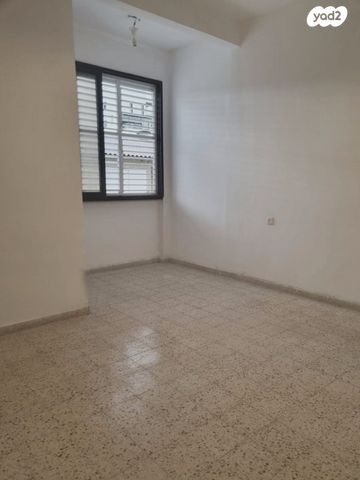 דירה, אחים קיבוביץ' 16, ב' / צפון מערב העיר, רחובות