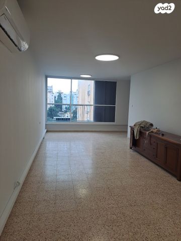 דירה, משה איכילוב 6, צפון מערב מרכז העיר, נתניה