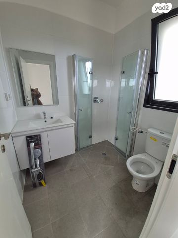 דירה, אורן 11, בת חפר, בת חפר