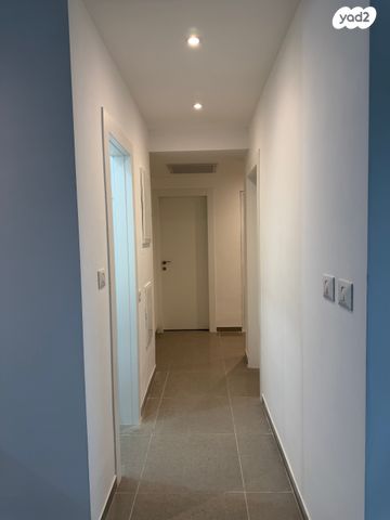 דירה, אלה 21, בת חפר, בת חפר