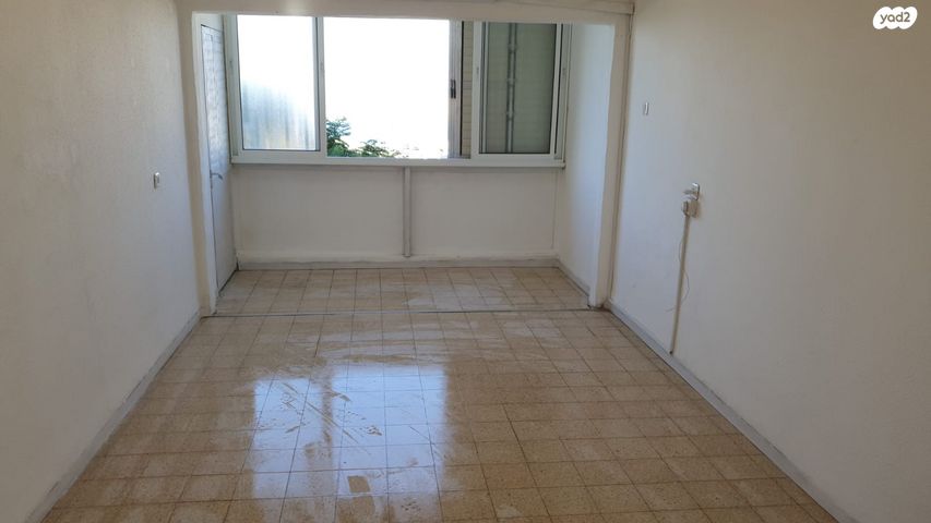 דירה, דוד אלעזר 15, שיכון ג, טבריה