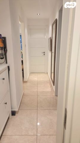 צבי מנדלבלט 15