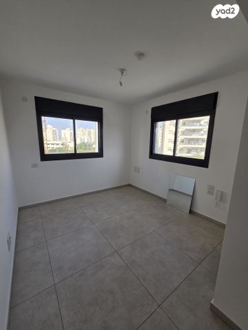 דירה, יצחק שמיר 17, רמת הדר, גבעת שמואל