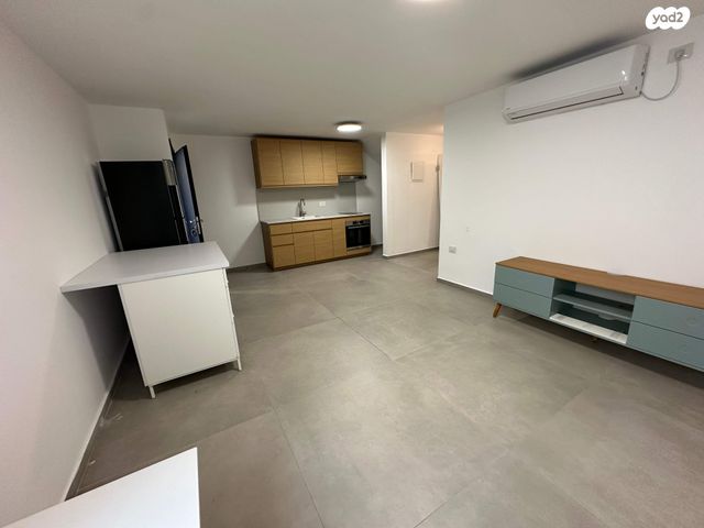 מרתף/ פרטר, התבור 8, תל צור, אבן יהודה