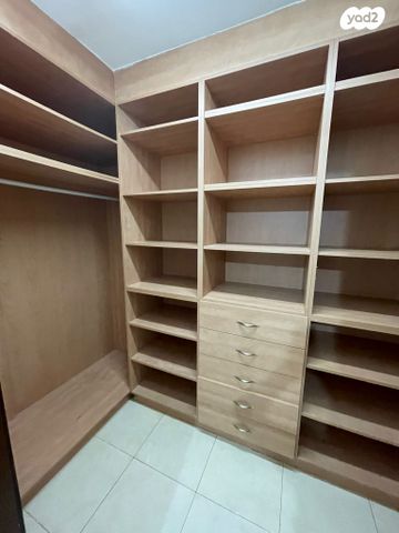 יחידת דיור, יאנוש קורצ'אק 16, גבעתי, רחובות