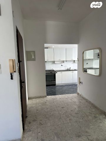 דירה, יאנוש קורצ'אק 4, לב העיר, בת ים