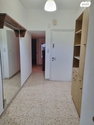 דירה, אחים קיבוביץ' 16, ב' / צפון מערב העיר, רחובות