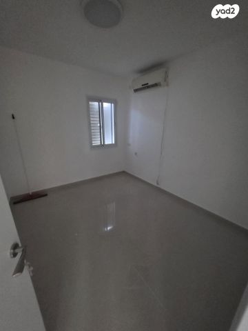 דירה, הזית 123, שיכון שלוש קומות, דימונה