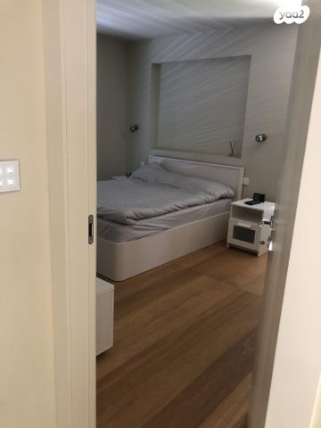 יחידת דיור, הנשיא יצחק בן צבי 107, הרצליה פיתוח, הרצליה