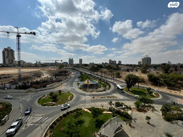 אברהם מחרז 16