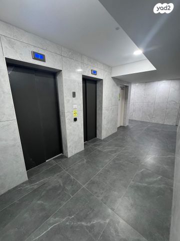 דירה, הרב אבא אבוחצירה, שדרות בפארק, שדרות