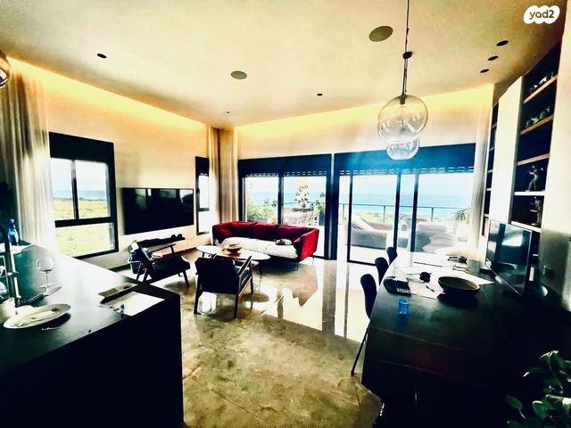 גג/ פנטהאוז, אכזיב, נהריה