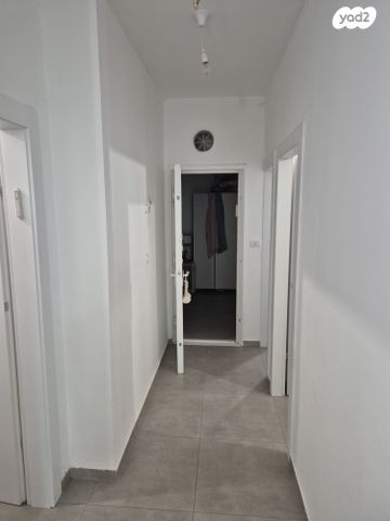 דירה, אדורה