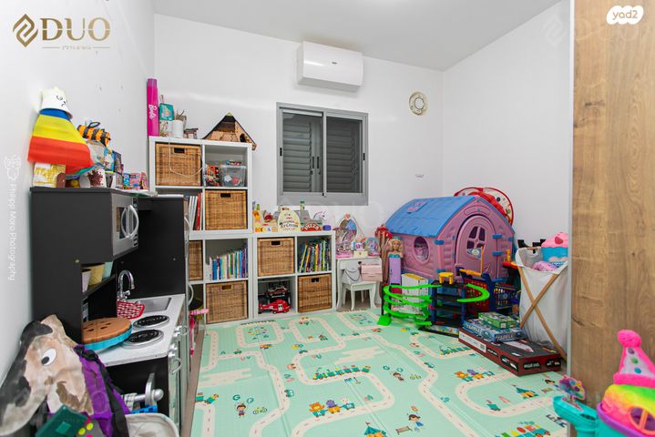 דירה, האנפה 18, החותרים, טירת כרמל