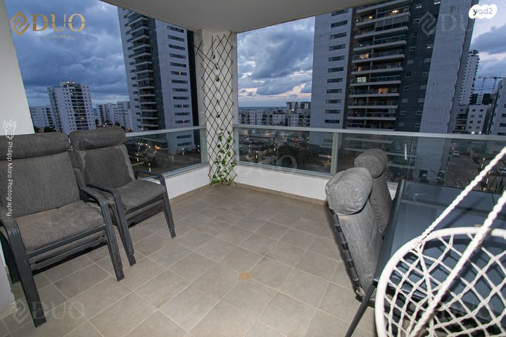 דירה, האנפה 18, החותרים, טירת כרמל