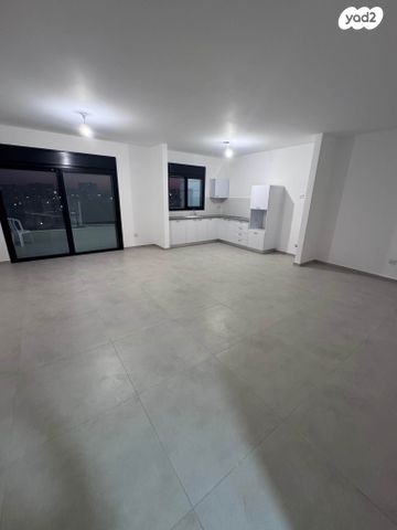 דירה, הרב אבא אבוחצירה, שדרות בפארק, שדרות