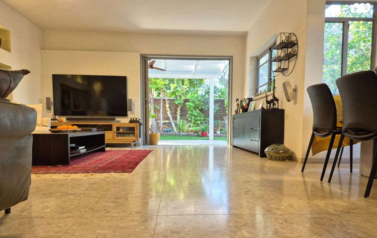 דו משפחתי, מזל טלה, מתחם 11, הוד השרון