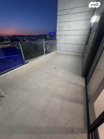 דירה, הרב אבא אבוחצירה, שדרות בפארק, שדרות