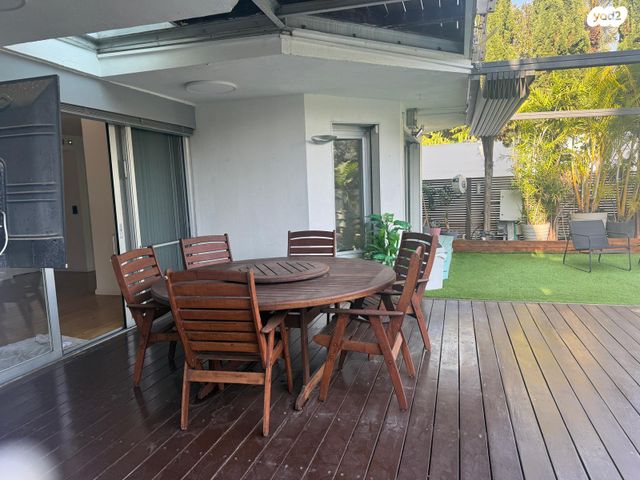 בית פרטי/ קוטג', הנשיא יצחק בן צבי, הרצליה פיתוח, הרצליה