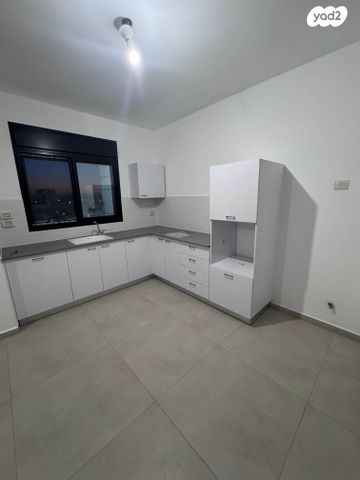 הרב אבא אבוחצירה 