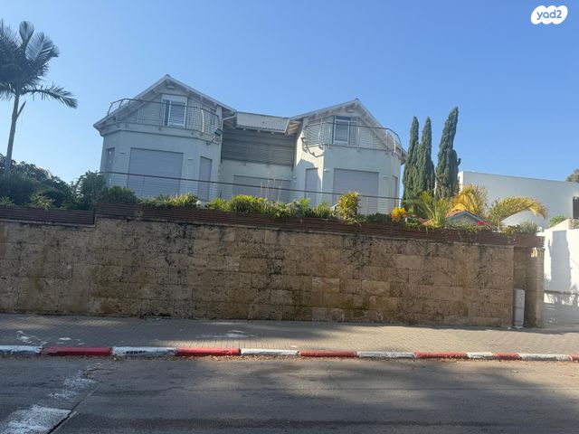 בית פרטי/ קוטג', הנשיא יצחק בן צבי, הרצליה פיתוח, הרצליה