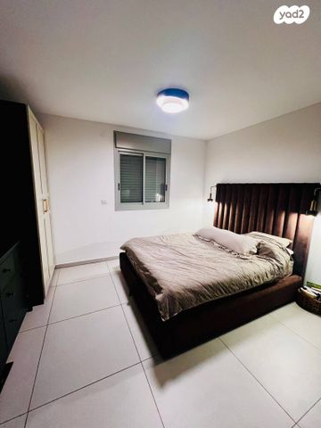 דירת גן, הסייפן, החותרים, טירת כרמל