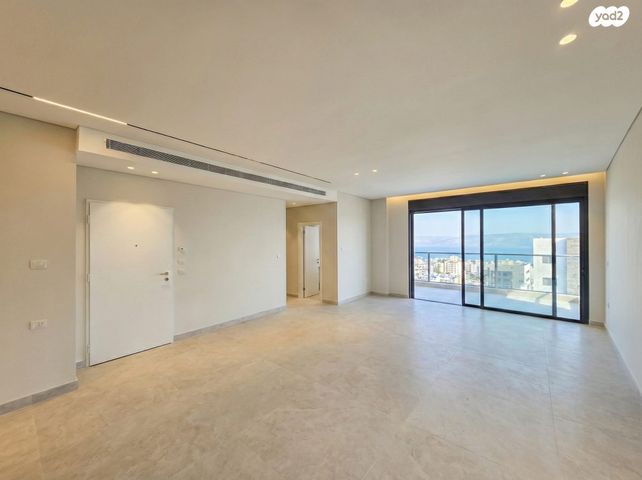 גג/ פנטהאוז, טבריה