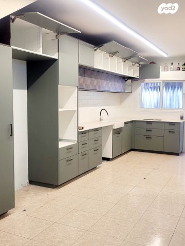 דו משפחתי, הפלמ"ח, ראשונים, ראשון לציון