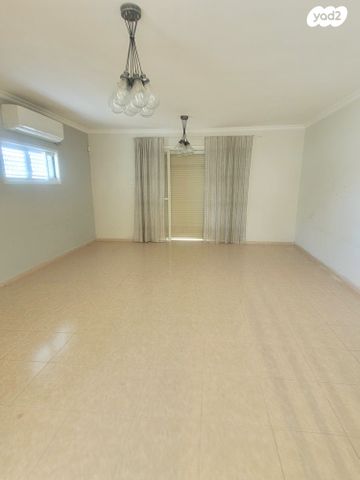 דו משפחתי, הפלמ"ח, ראשונים, ראשון לציון